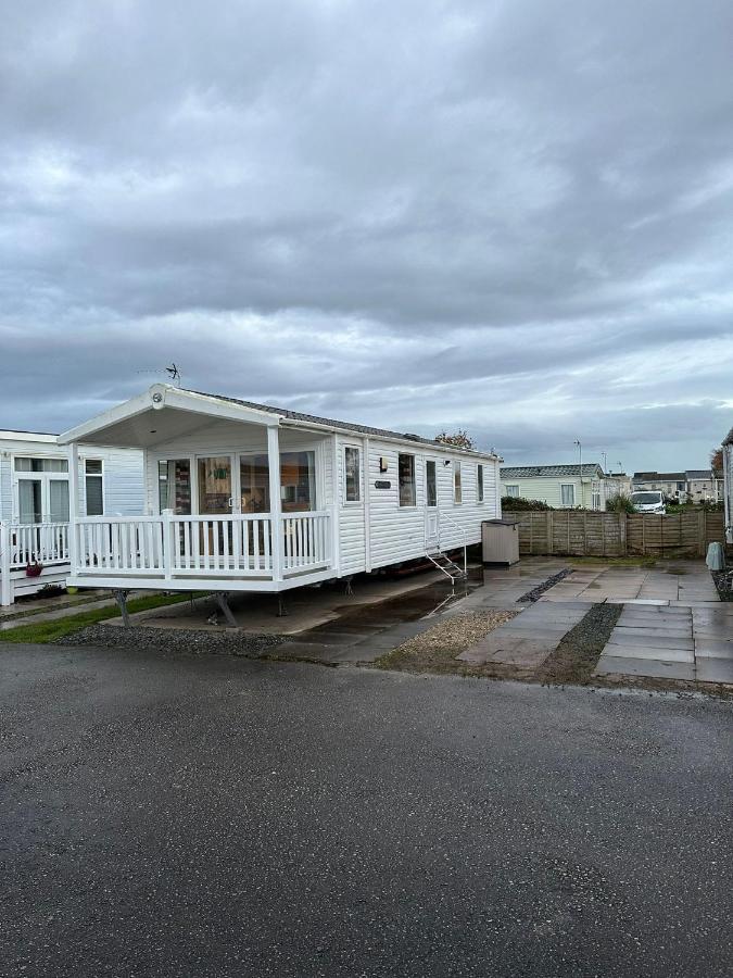 Luxurious 6 Berth Swift Bordeaux On Lyons Robin Hood Rhyl Villa Meliden Bagian luar foto