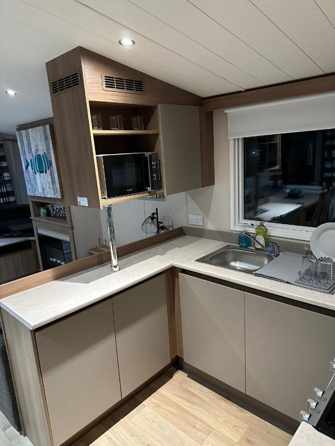 Luxurious 6 Berth Swift Bordeaux On Lyons Robin Hood Rhyl Villa Meliden Bagian luar foto