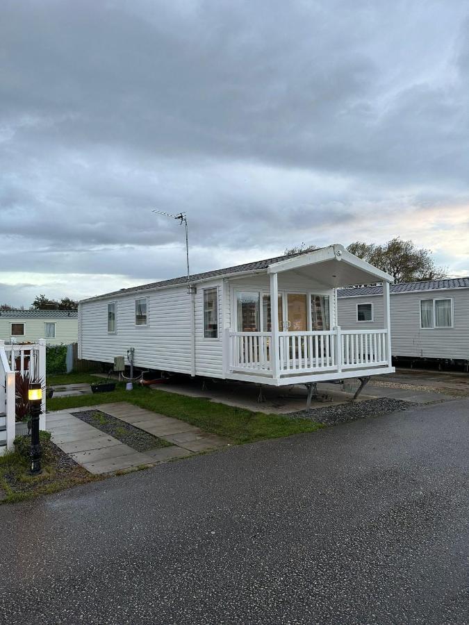 Luxurious 6 Berth Swift Bordeaux On Lyons Robin Hood Rhyl Villa Meliden Bagian luar foto