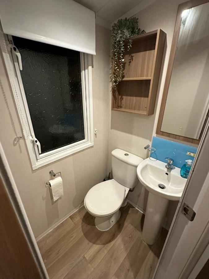 Luxurious 6 Berth Swift Bordeaux On Lyons Robin Hood Rhyl Villa Meliden Bagian luar foto