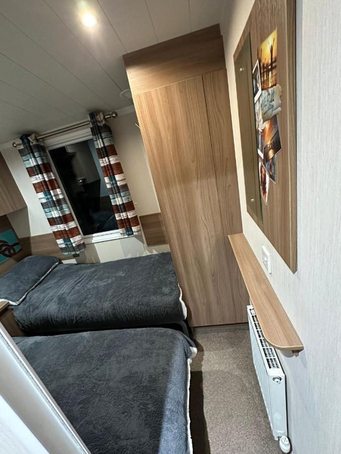 Luxurious 6 Berth Swift Bordeaux On Lyons Robin Hood Rhyl Villa Meliden Bagian luar foto