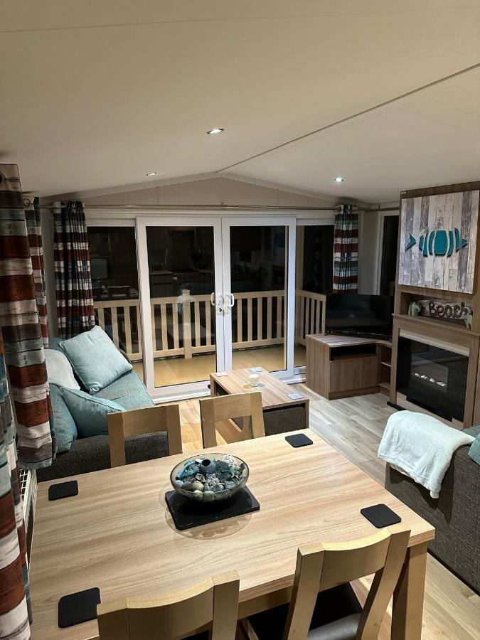 Luxurious 6 Berth Swift Bordeaux On Lyons Robin Hood Rhyl Villa Meliden Bagian luar foto