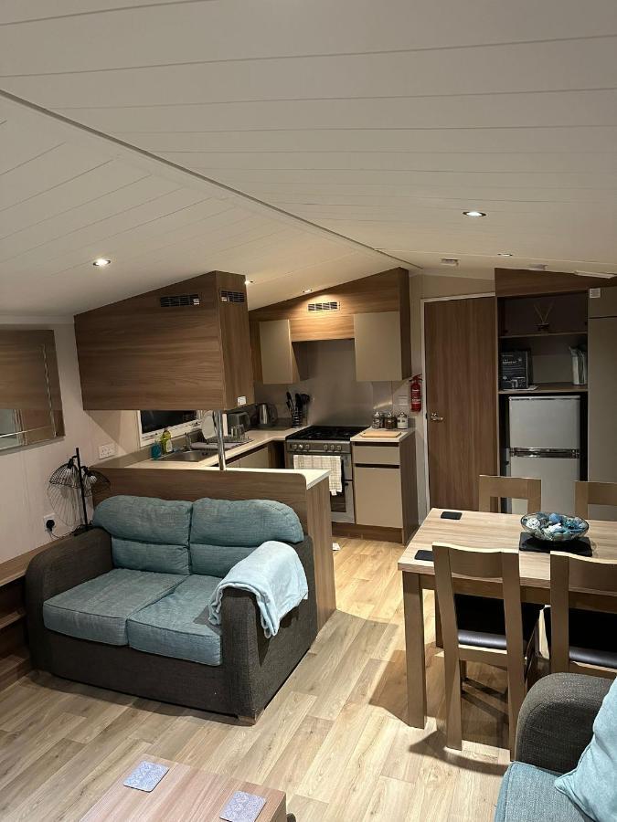 Luxurious 6 Berth Swift Bordeaux On Lyons Robin Hood Rhyl Villa Meliden Bagian luar foto